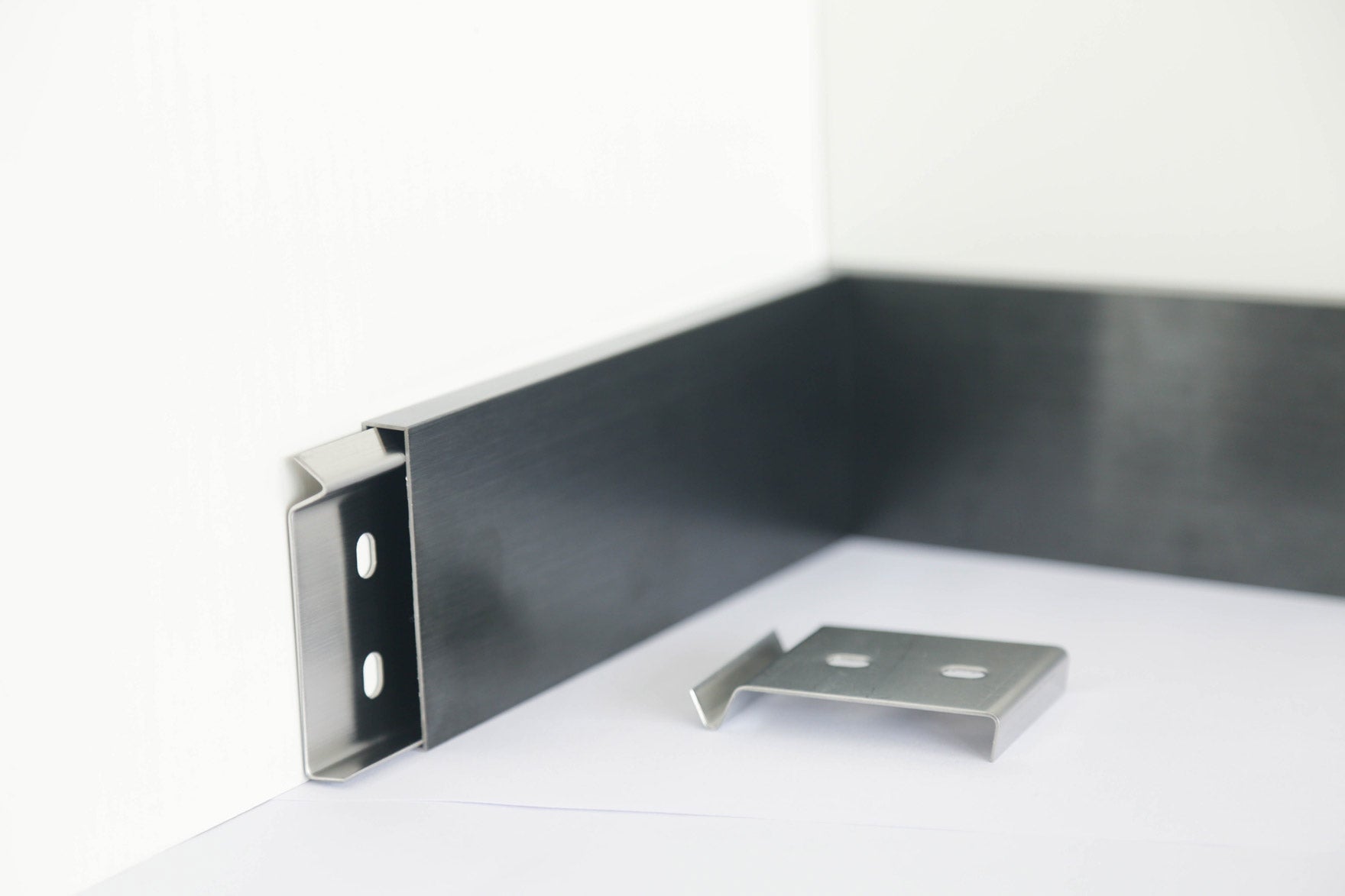 metal skirting
