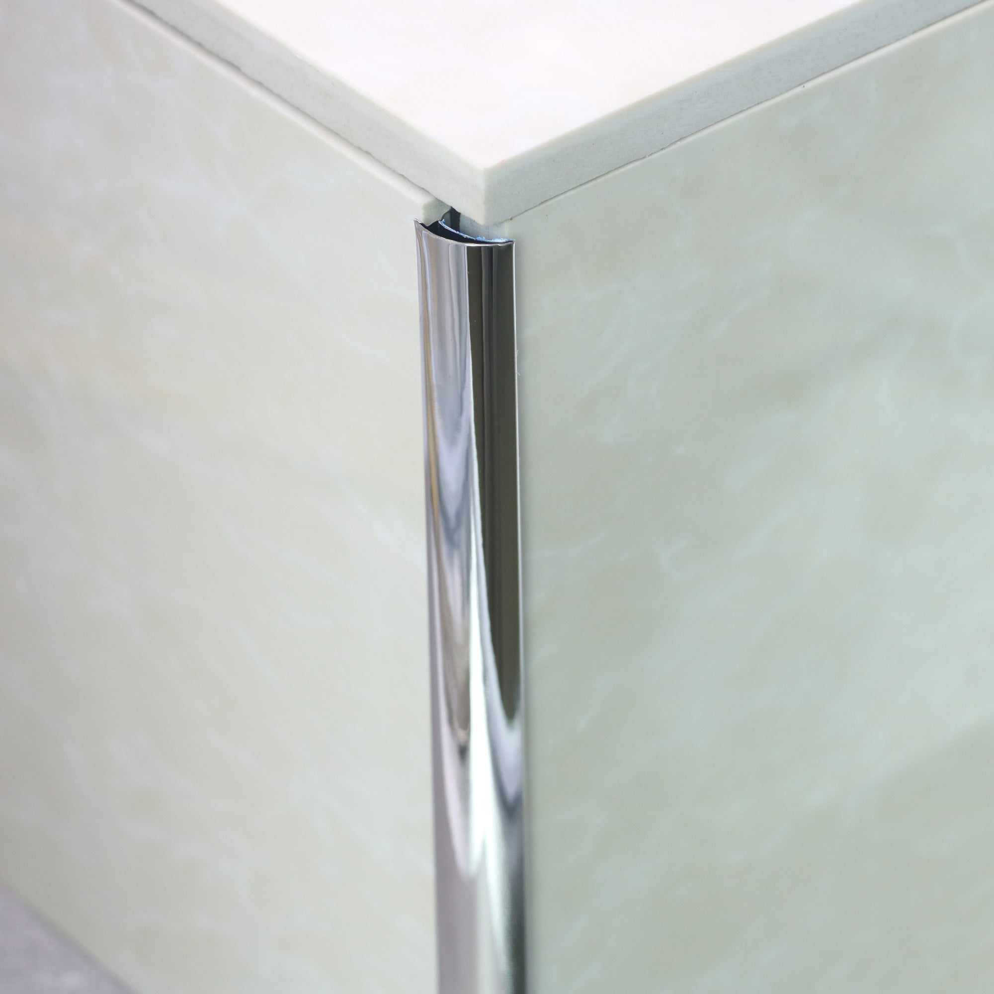round tile trim