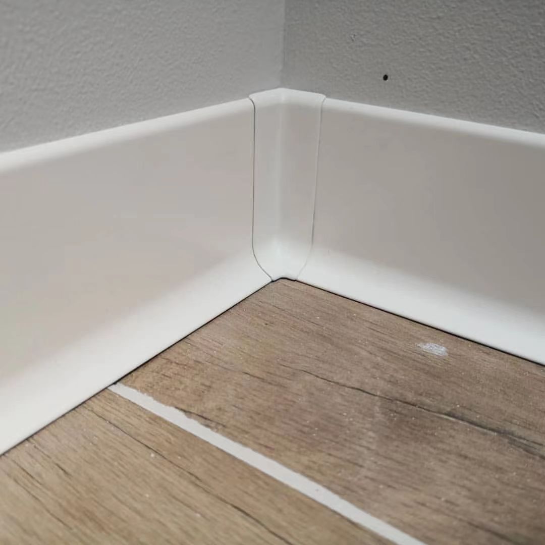 white skirting board